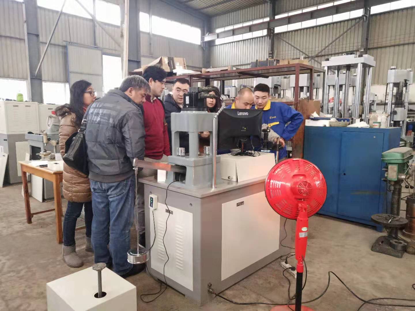 国外客户到济南91香蕉视频在线工厂参观考察