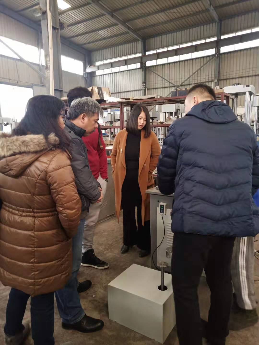 国外客户到济南91香蕉视频在线工厂参观考察