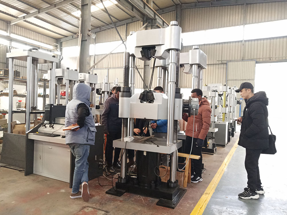 印尼客户到济南91香蕉视频在线工厂考察订购试验机设备