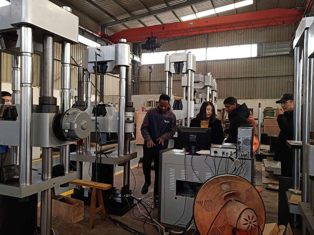 印尼客户到济南91香蕉视频在线工厂考察订购试验机设备